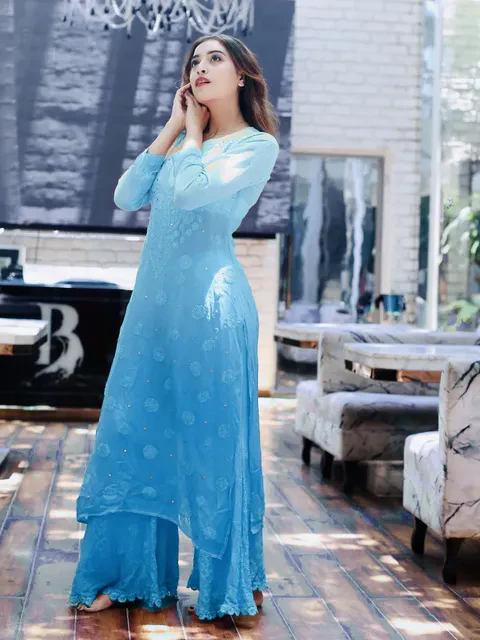 Niagara Ombré Chikankari Kurta Set - Image 3